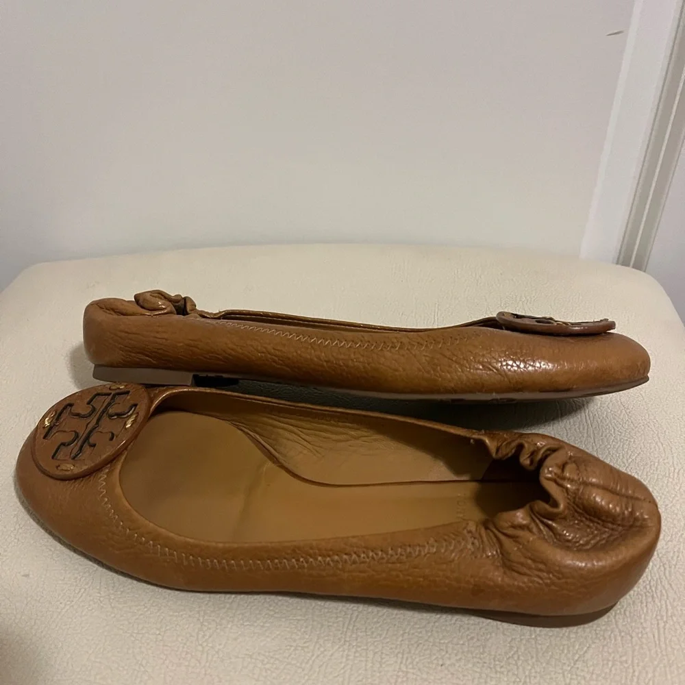 Tory Burch Reva Camel Classic Leather Slip-On Ballet Flats Women’s Size 7.5